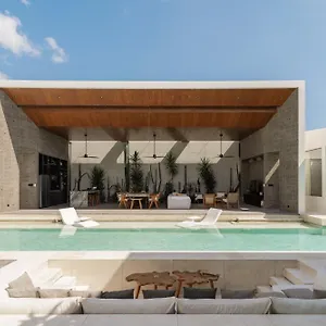 Boya - 6br Luxury Oasis In Berawa Villa